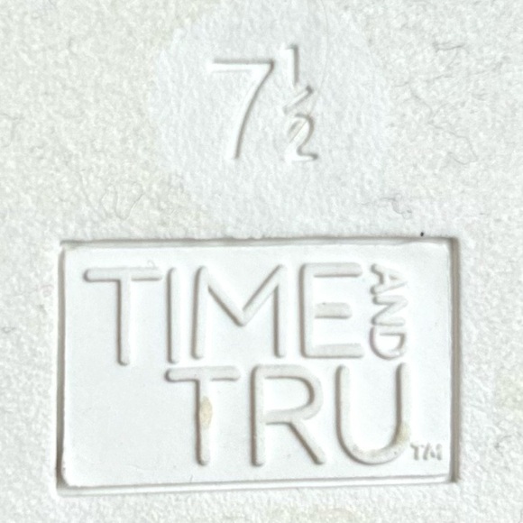 Time & Tru NEW Memory Foam Perforated White Slip-Ons Sneaker Women 7.5 Classic - Picture 12 of 12